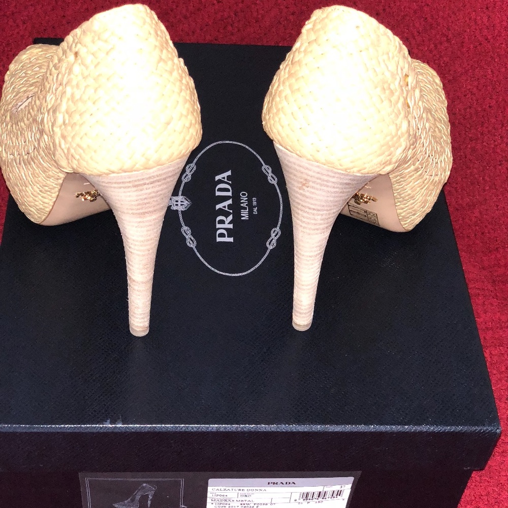 Shoes - Picture 4 of 6